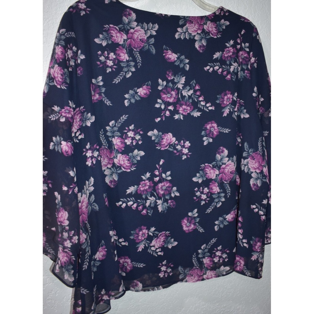 Lane Bryant Top 18/20 Navy Floral Lined V-Neck Ruffle Flutter Sleeve Lightweight - Picture 10 of 16